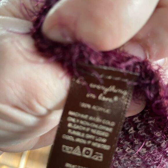 Do Everything in Love infinity scarf - Picture 5 of 5